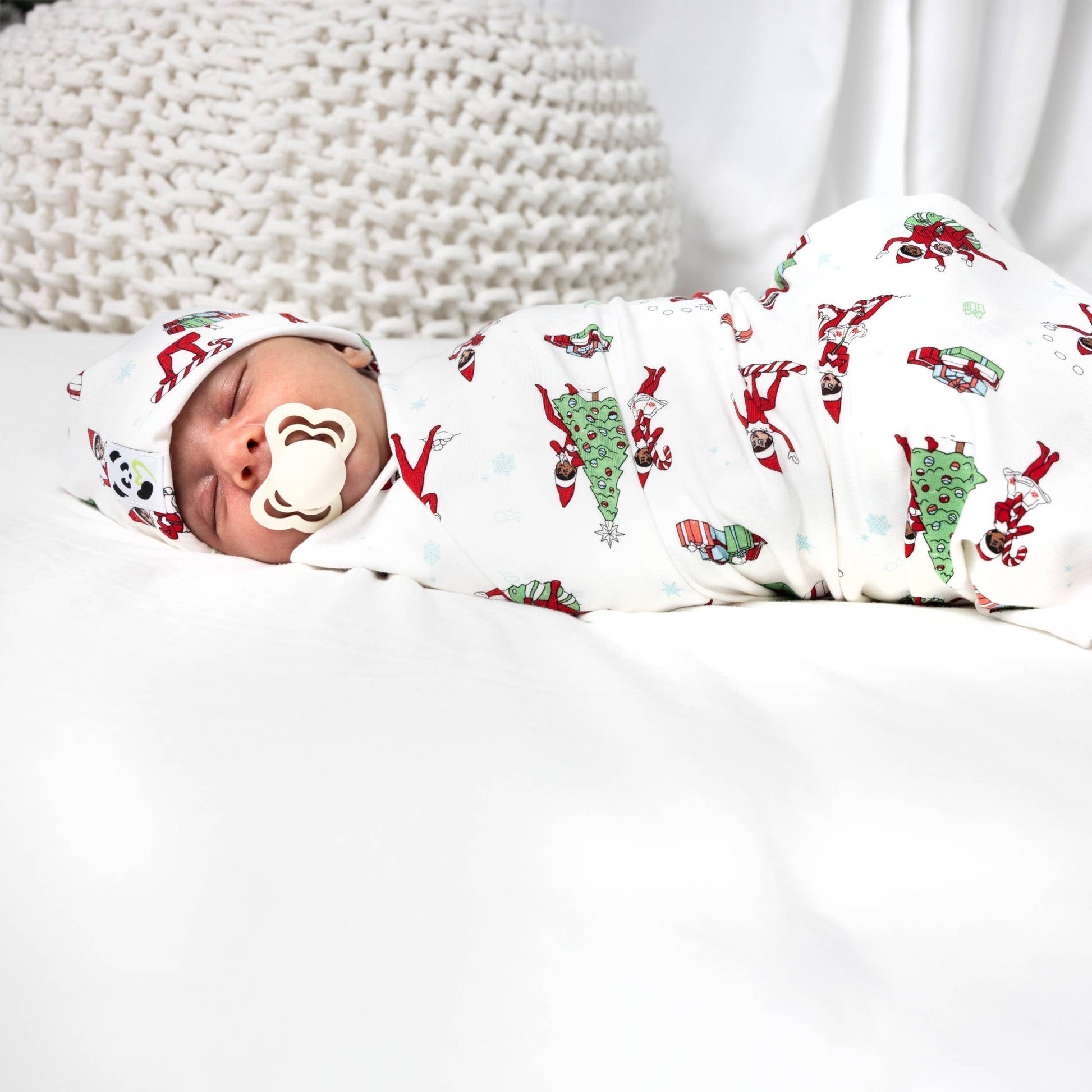Bellabu Bear The Elf on the Shelf Bamboo Swaddle & Beanie Set