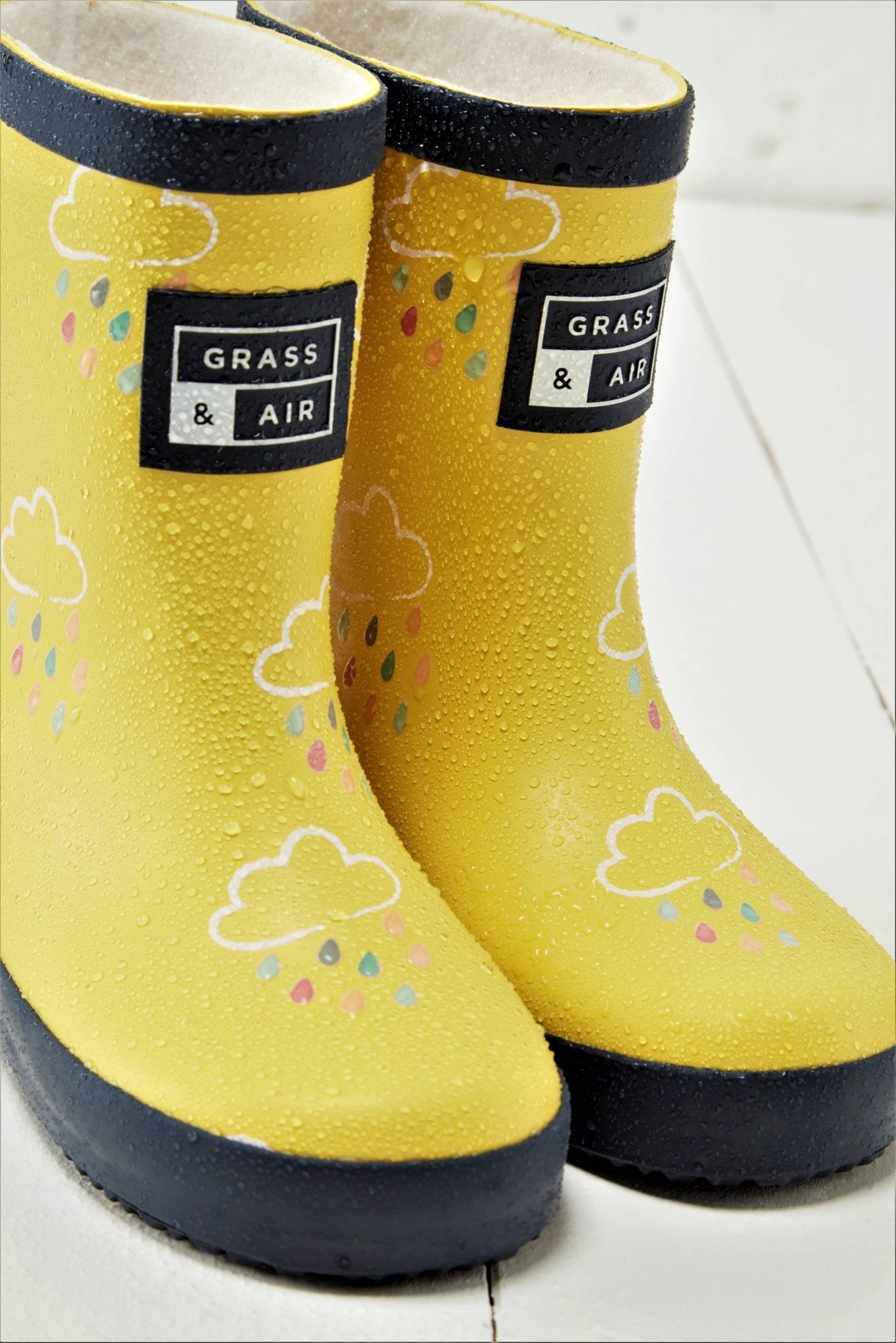 Kids Yellow Colour Changing Wellies - Grass & Air